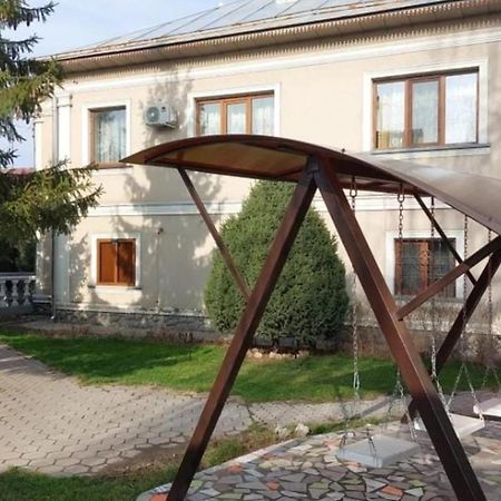 Room Hostel Dostyk Almaty Exterior photo