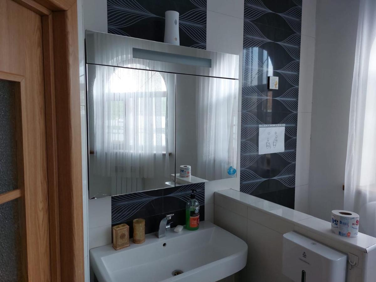 Room Hostel Dostyk Almaty Exterior photo