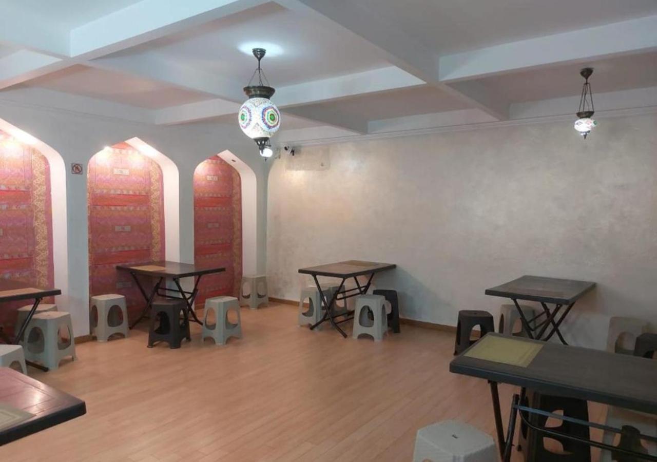 Room Hostel Dostyk Almaty Exterior photo