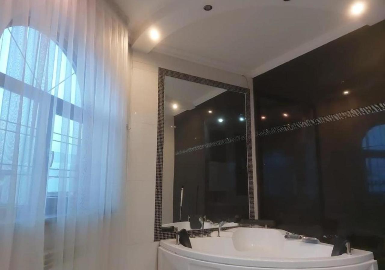Room Hostel Dostyk Almaty Exterior photo
